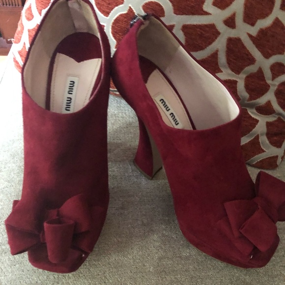 Gorgeous Miu Miu suede heels - Picture 1 of 3